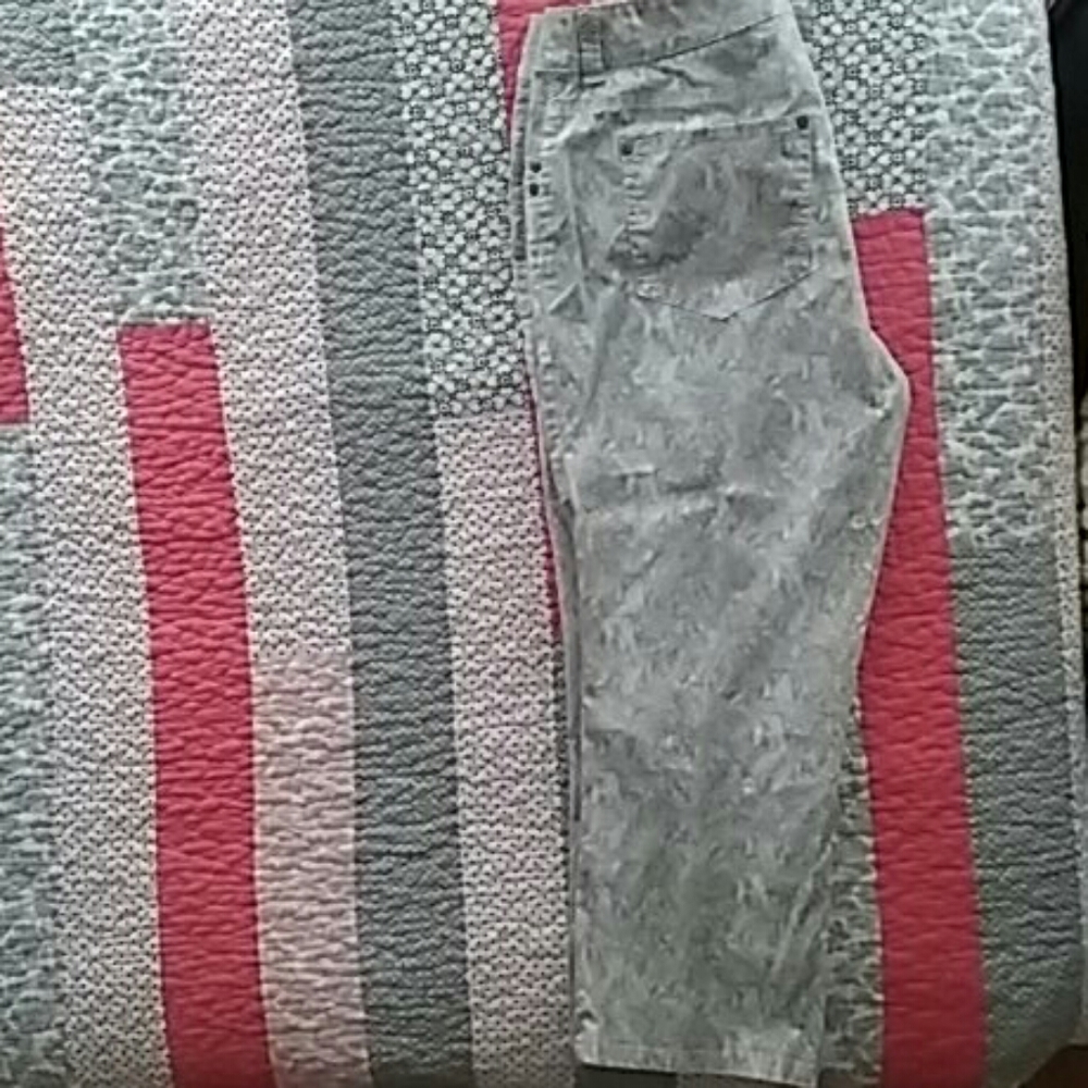 Chico's crop length pants